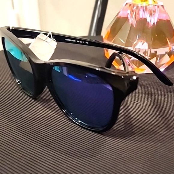 Oakley On Hold Sunglasses- Sapphire Iridium Polorized Lenses Steel Frame main image 14